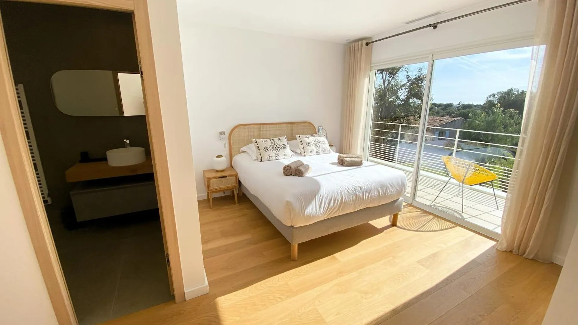 Villa D'Exception Piscine Privee Et Vue Mer Saint-Cyr-sur-Mer 0*,  France